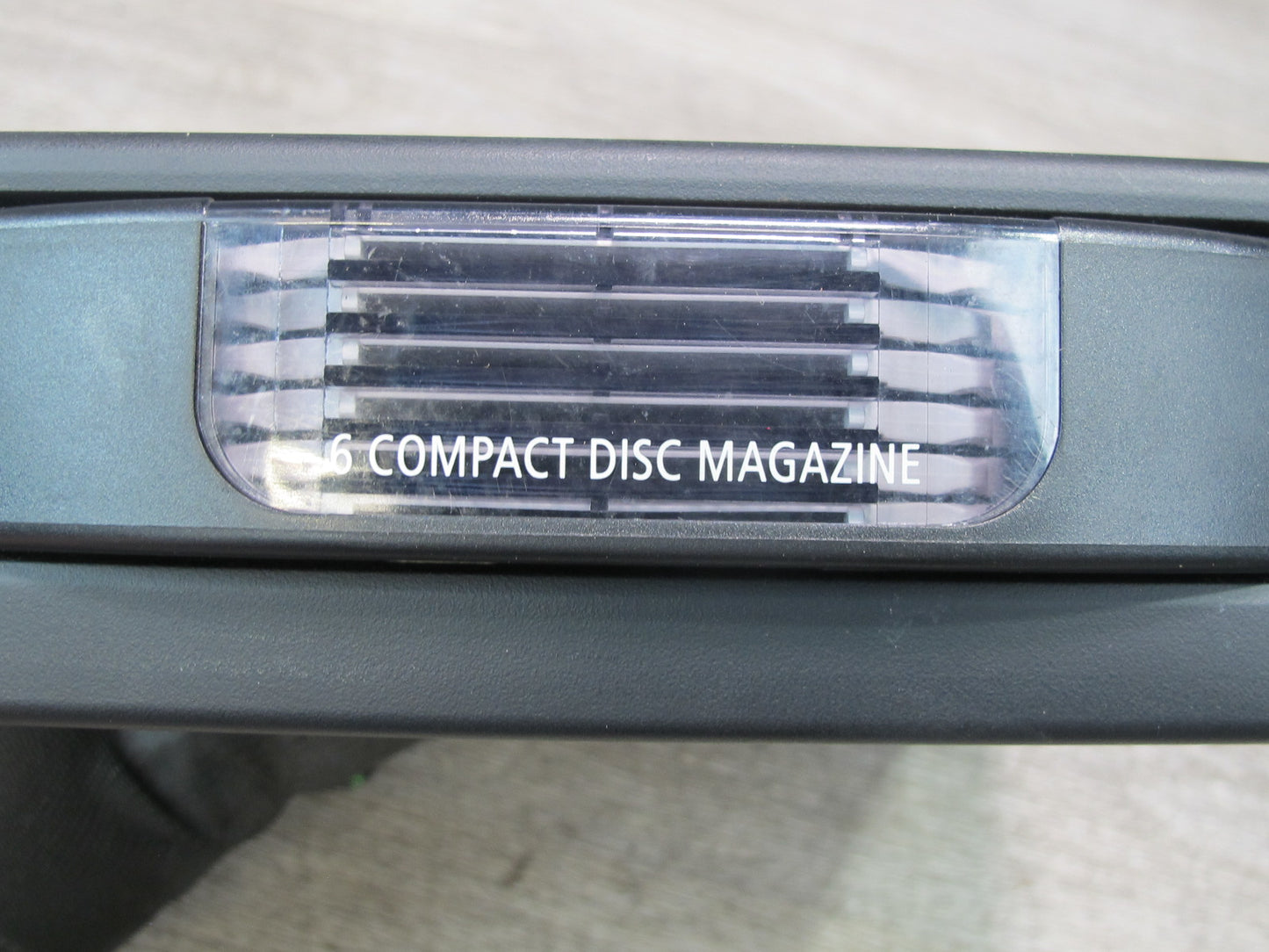 2006-2010 BMW E63 E64 CD Changer w Magazine 6986081