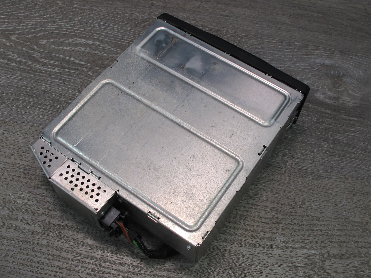 2006-2010 BMW E63 E64 CD Changer w Magazine 6986081