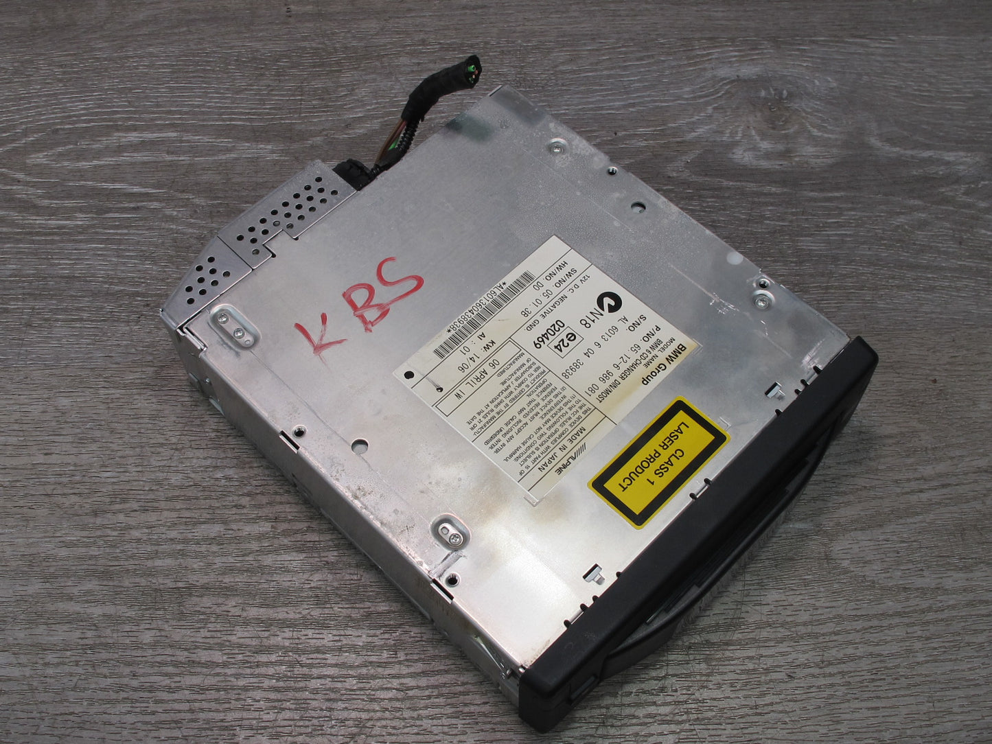 2006-2010 BMW E63 E64 CD Changer w Magazine 6986081