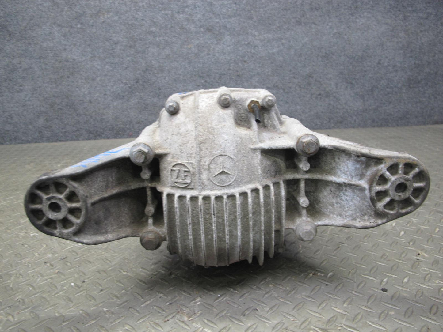 07-11 Mercedes W164 ML63 AMG Rear Differential Carrier 3.45 Ratio 1643501414 OEM