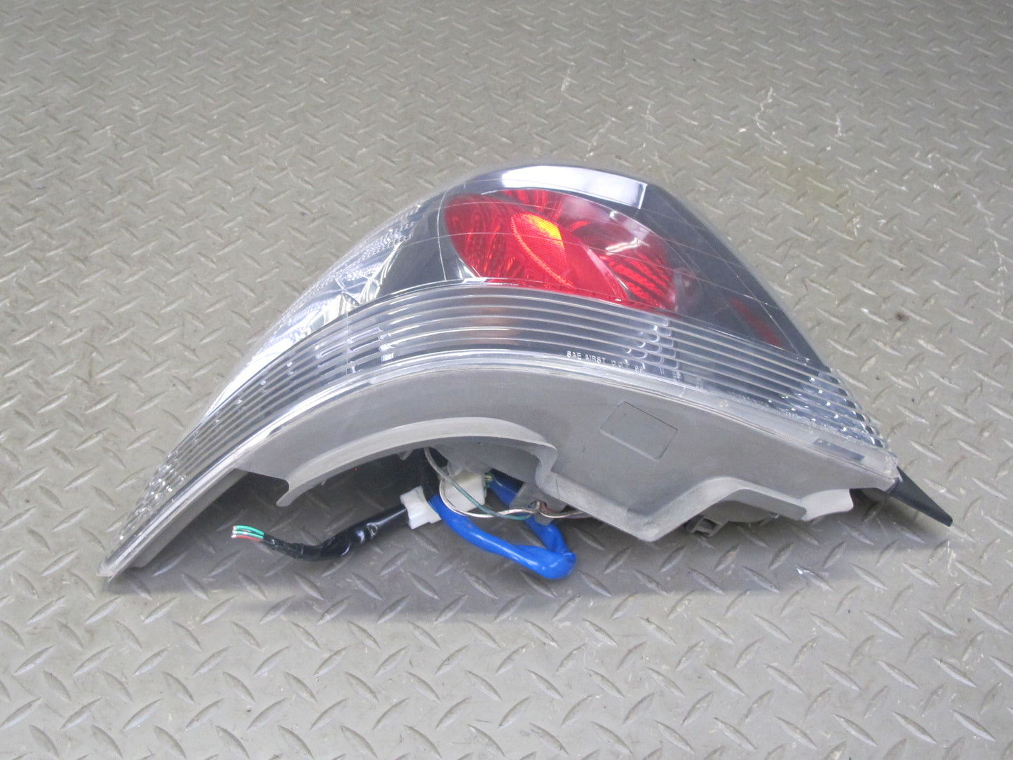 04-05 Lexus JCE10L IS300 Sedan Rear Left Driver Side Outer Tail Light Lamp OEM