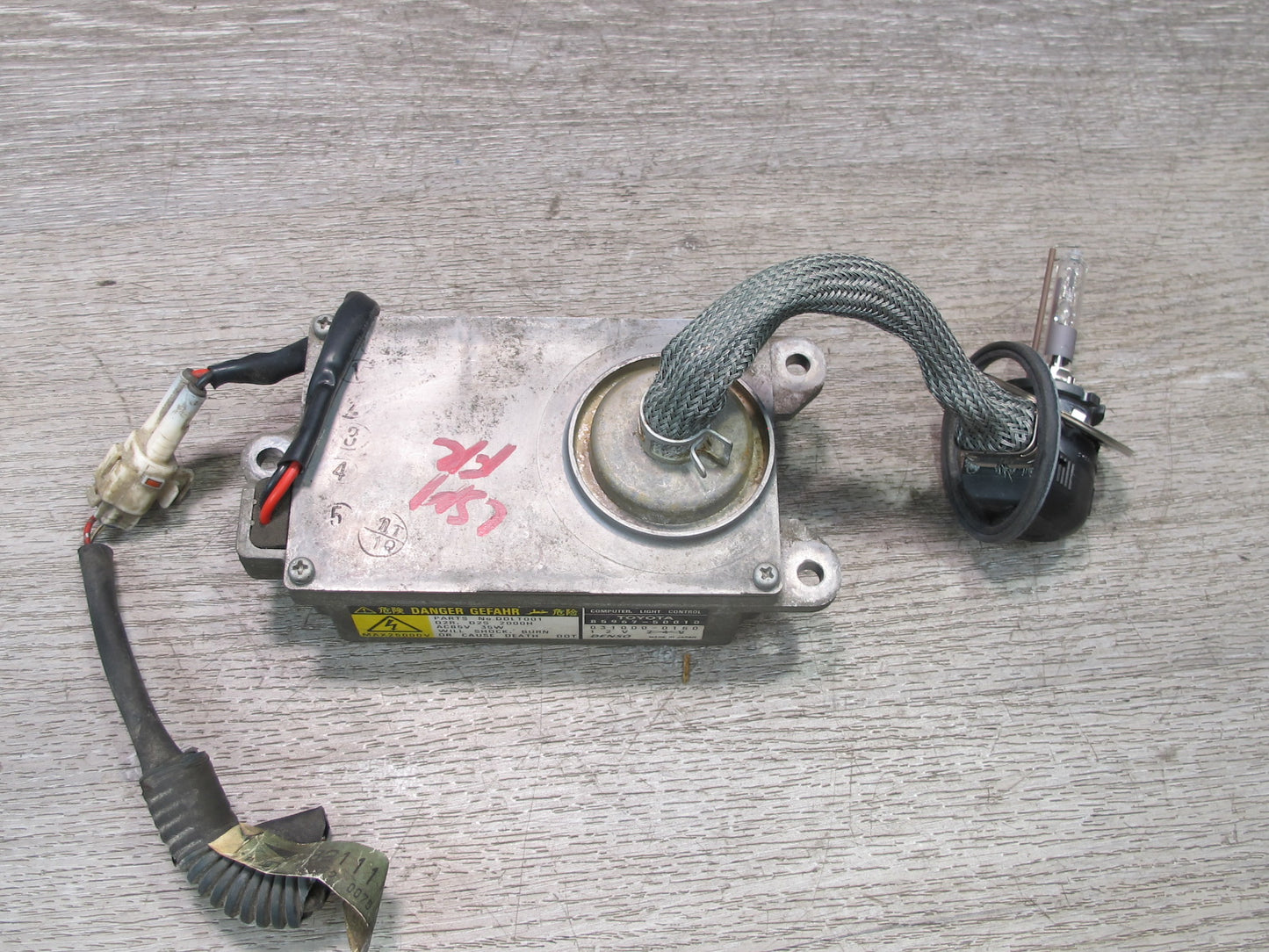 98-00 Lexus LS400 Right Xenon Headlight Module w Adjuster & Bulb Cover Set OEM