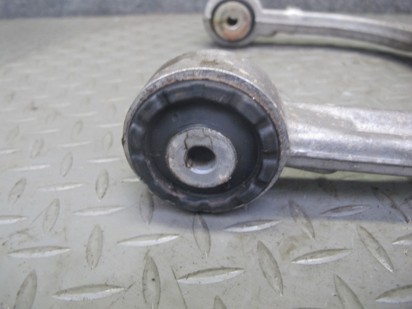 06-11 Mercedes W164 ML350 ML63 AWD Front Left & Right Upper Control Arm Set OEM
