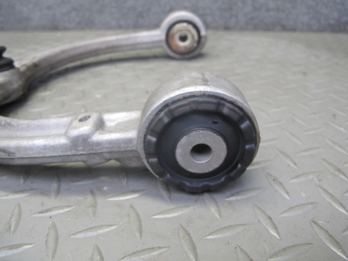 06-11 Mercedes W164 ML350 ML63 AWD Front Left & Right Upper Control Arm Set OEM