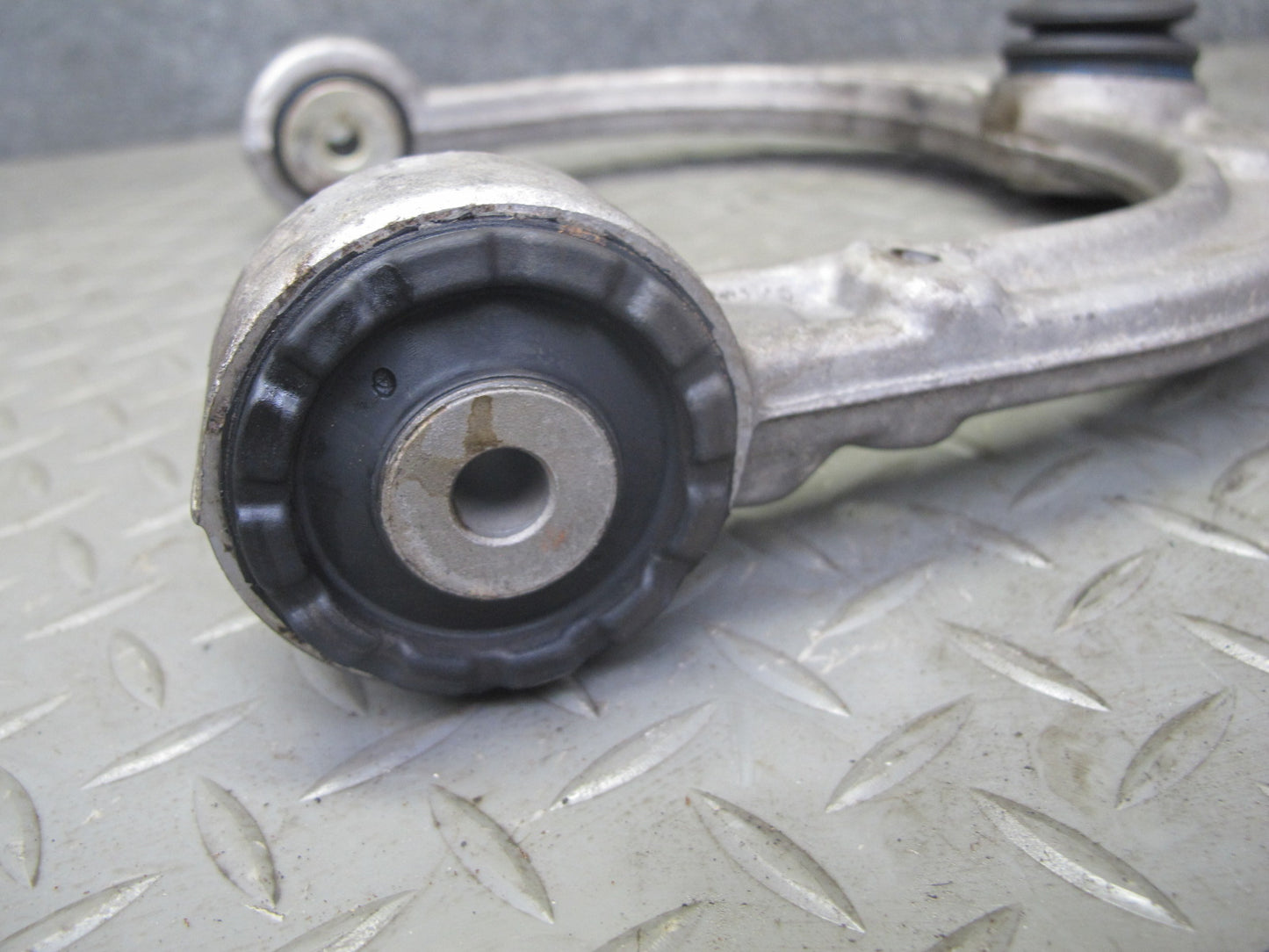 06-11 Mercedes W164 ML350 ML63 AWD Front Left & Right Upper Control Arm Set OEM