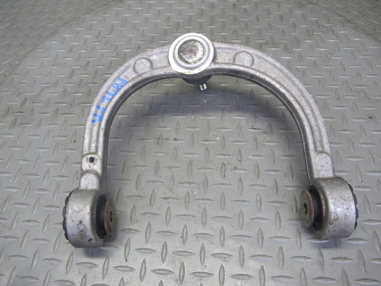 06-11 Mercedes W164 ML350 ML63 AWD Front Left & Right Upper Control Arm Set OEM