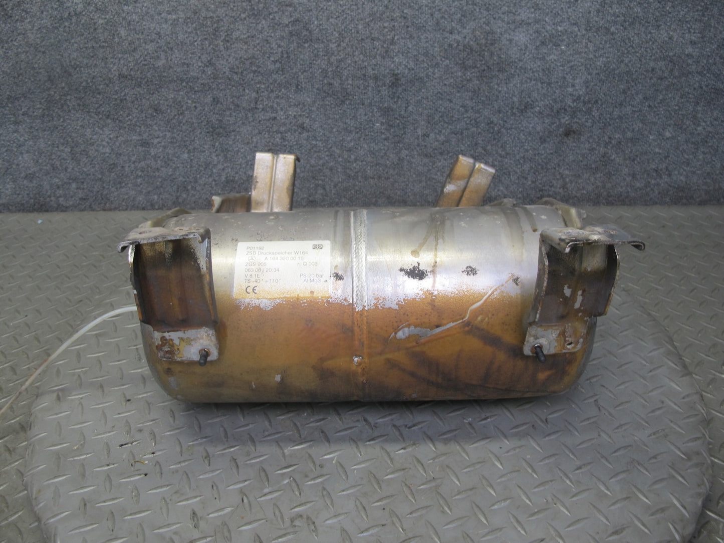 07-11 Mercedes W164 ML550 ML63 AMG Air Suspension Tank Reservoir 1643200015 OEM