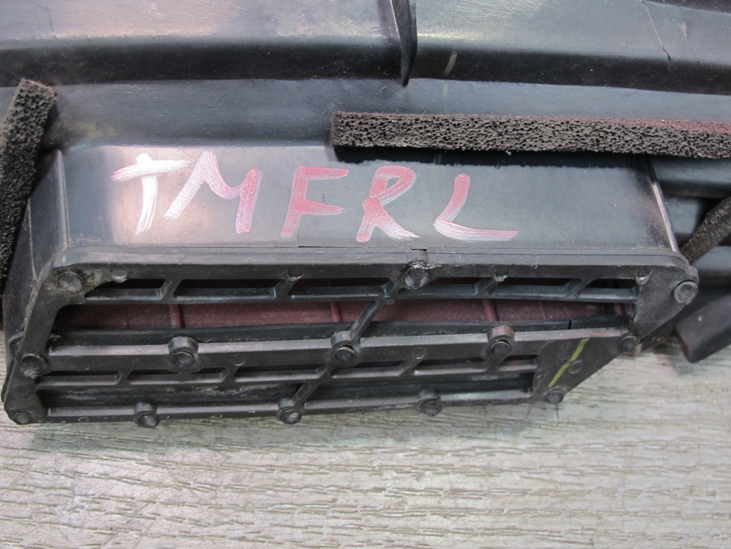 85-89 Toyota MR2 AW15 Rear Left & Right Exterior C-pillar Vent Trim Set RED OEM