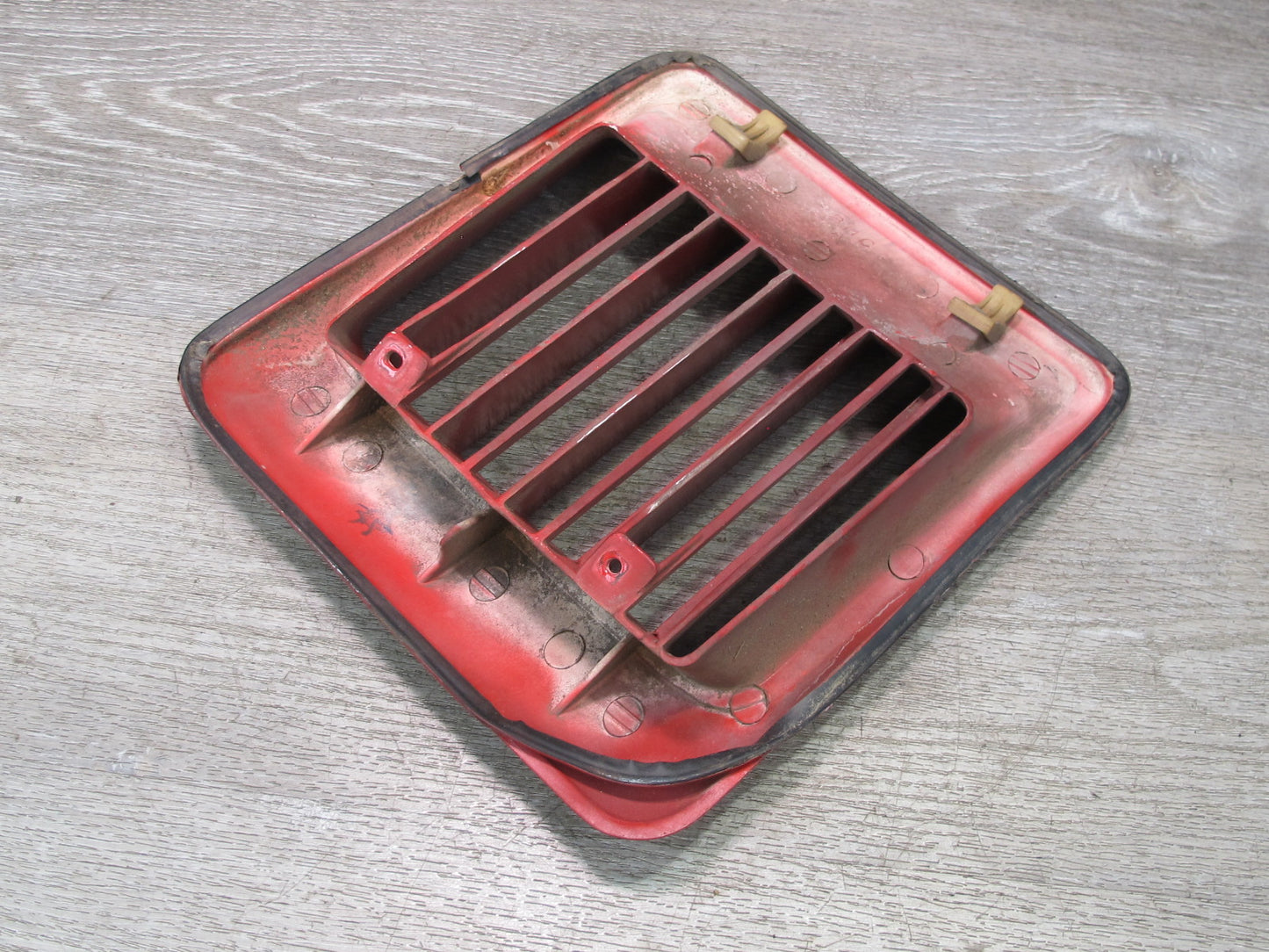 87-88 Toyota MR2 AW15 Right Quarter Panel Air Inlet Scoop Vent Grille RED OEM