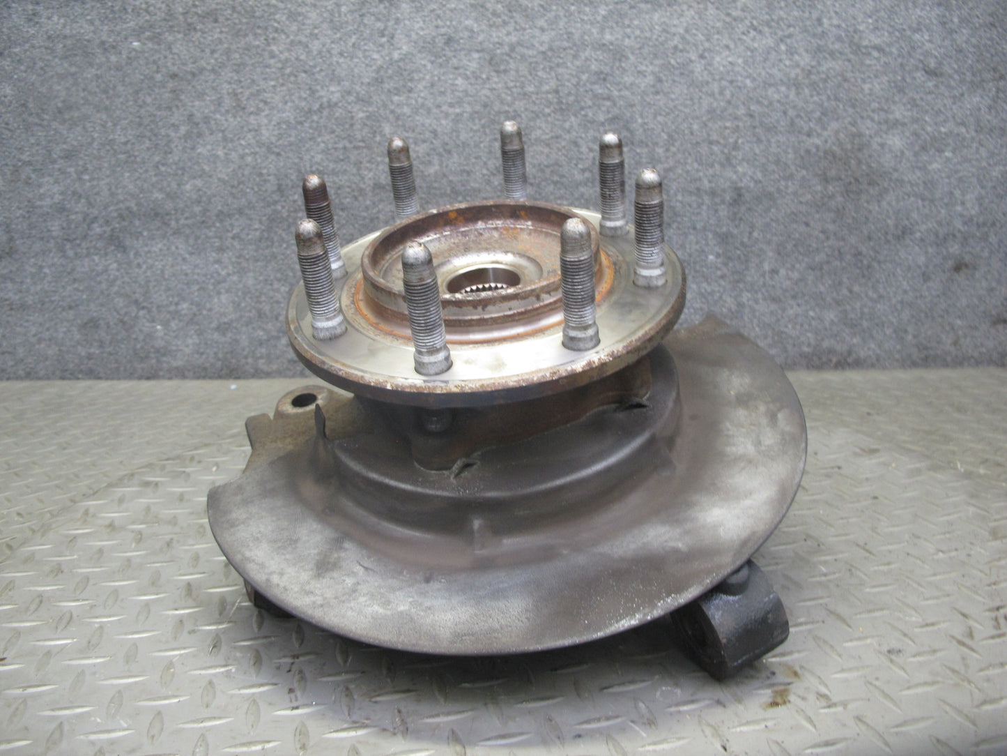 2003-2007 Hummer H2 Front Right Passenger Side Spindle Knuckle Wheel Hub