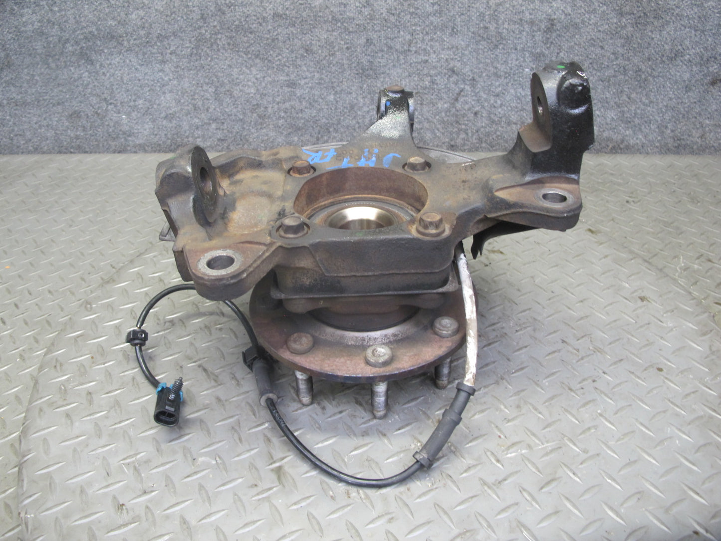 2003-2007 Hummer H2 Front Right Passenger Side Spindle Knuckle Wheel Hub