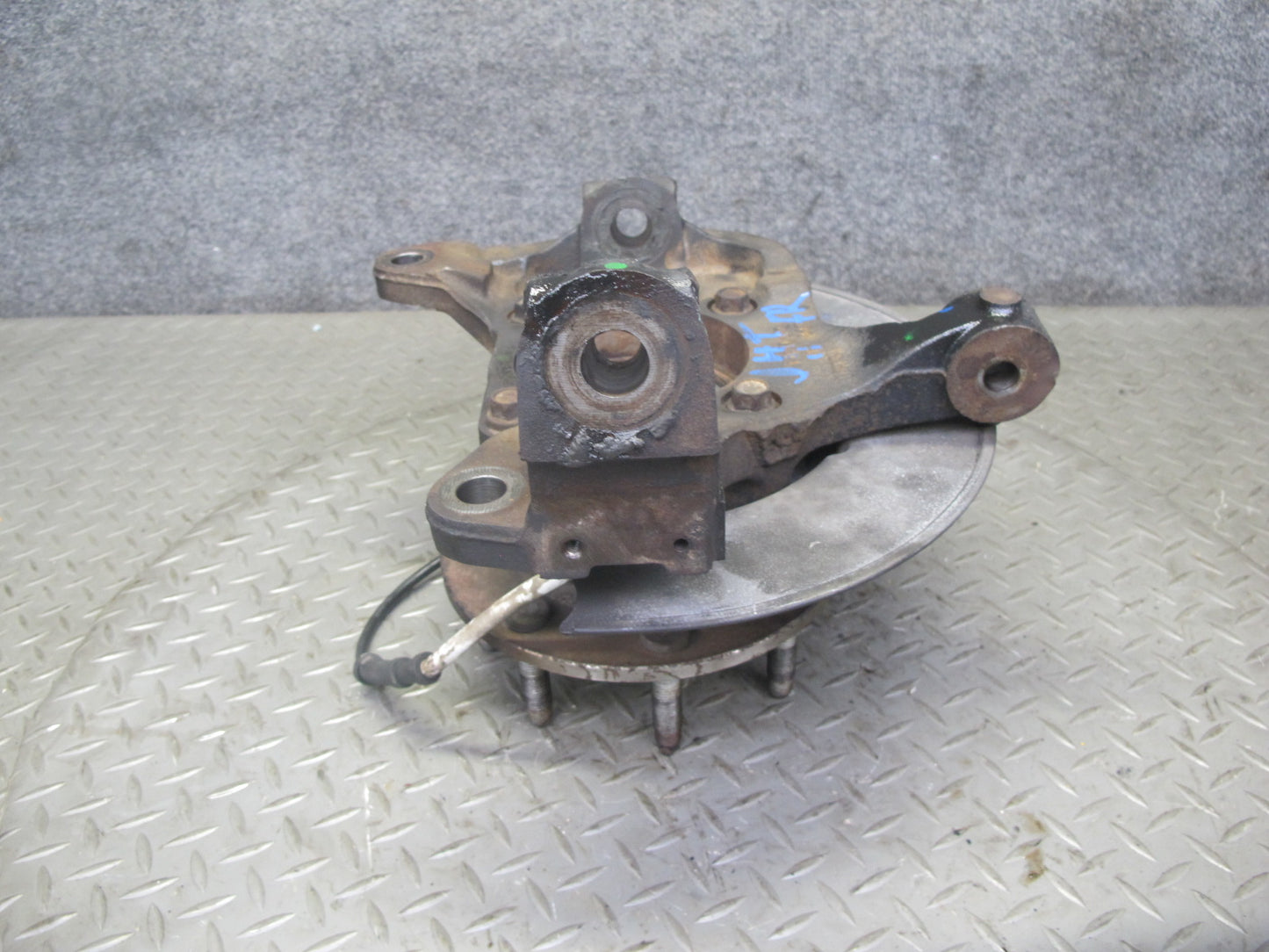 2003-2007 Hummer H2 Front Right Passenger Side Spindle Knuckle Wheel Hub