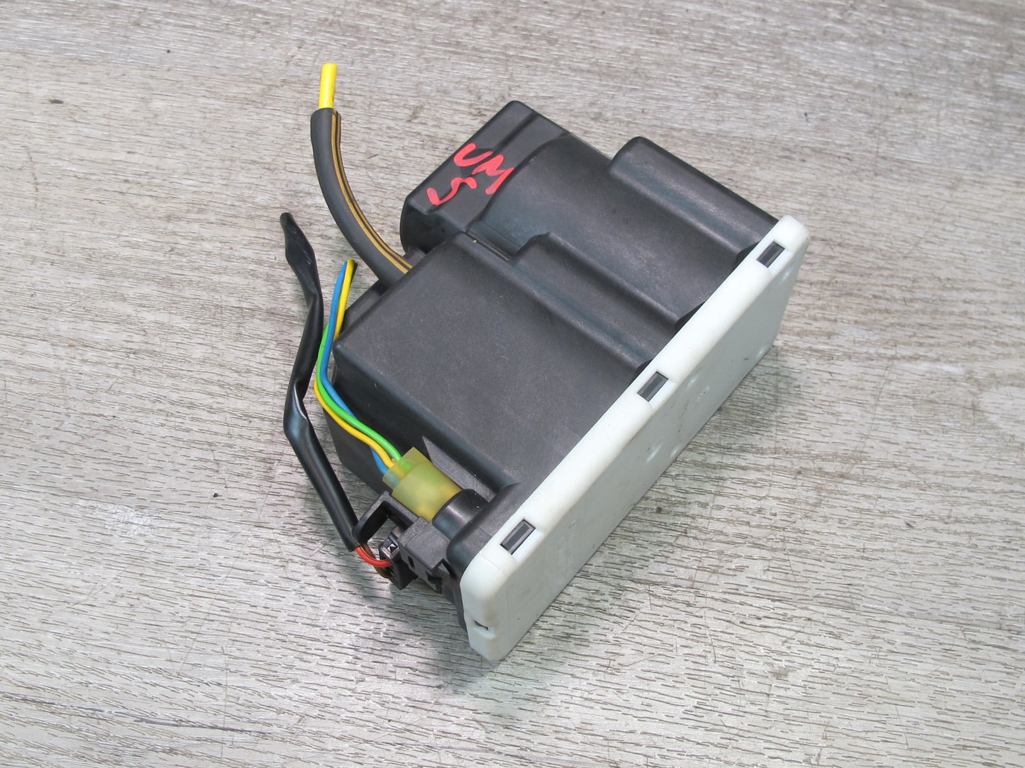 86-91 Mercedes W126 S-class Sedan Door Locking Vacuum Power Pump w Foam OEM