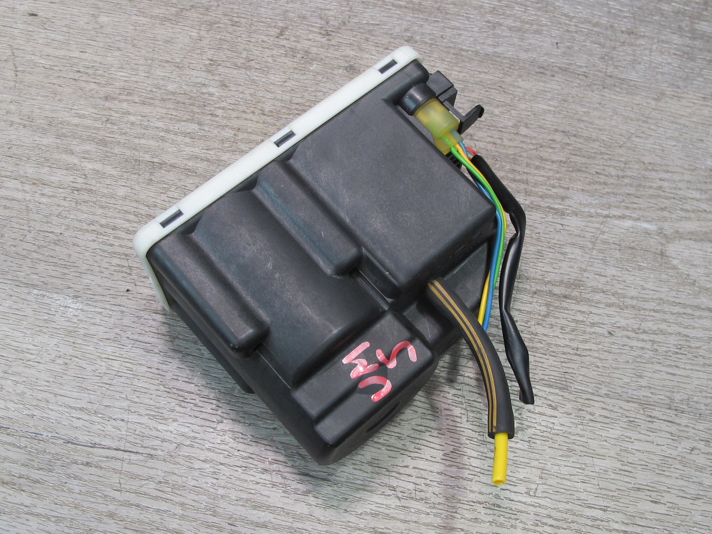86-91 Mercedes W126 S-class Sedan Door Locking Vacuum Power Pump w Foam OEM