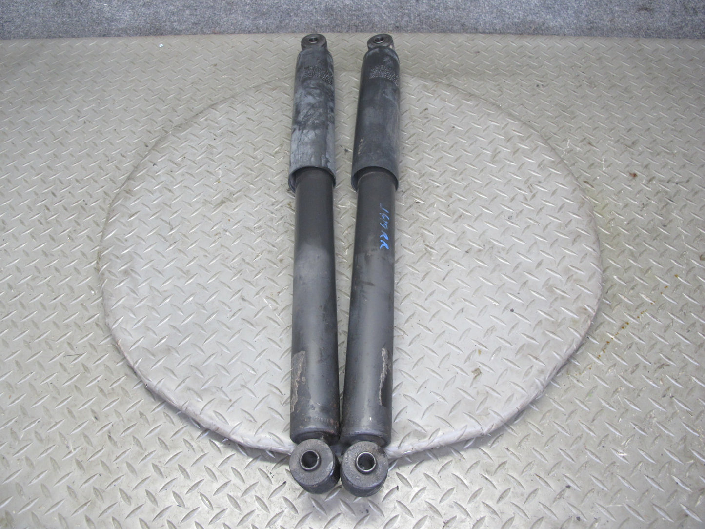 2003-2009 Hummer H2 Rear Left & Right Side Strut Shock Absorber Set of 2