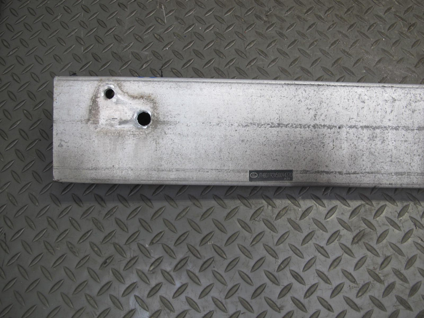 01-05 Lexus IS300 JCE10L Sedan Rear Bumper Impact Reinforcement Bar w Foam OEM