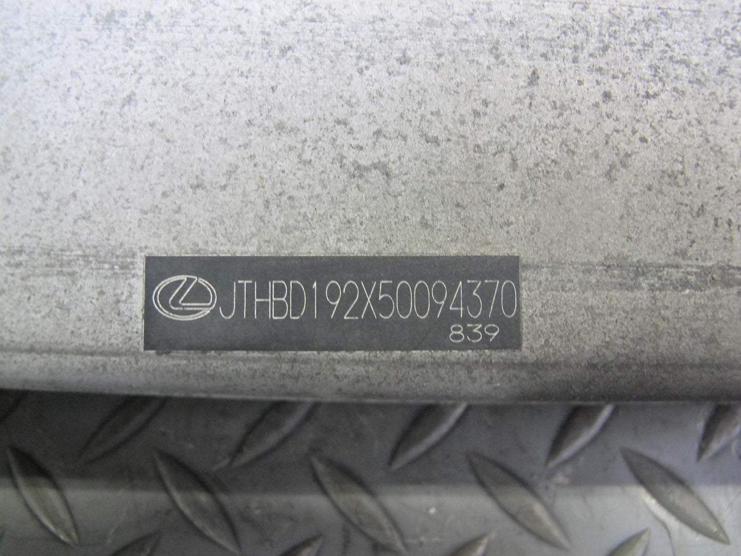 01-05 Lexus IS300 JCE10L Sedan Rear Bumper Impact Reinforcement Bar w Foam OEM
