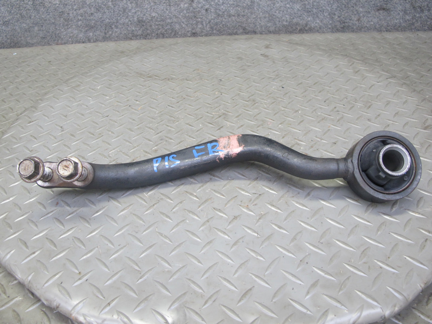 01-05 Lexus JCE10L IS300 Set of 2 Front Right Suspension Lower Control Arm OEM