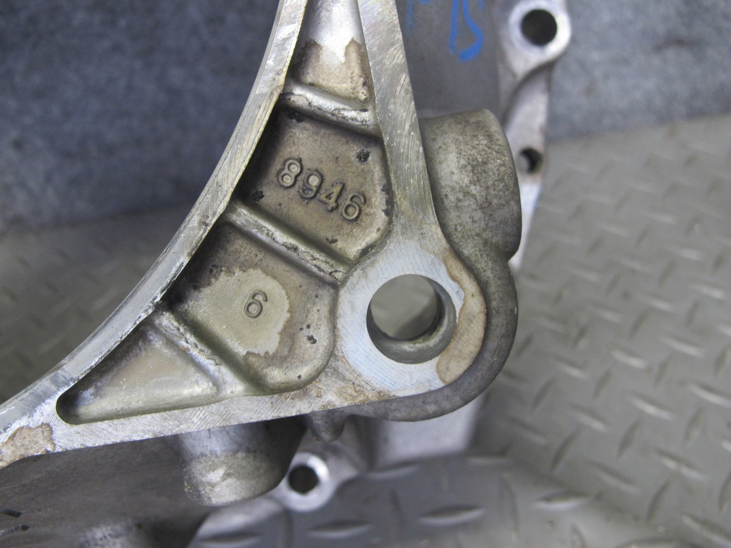 01-05 Lexus GS300 IS300 2JZGE RWD A650E A/T Auto Transmission Bell Housing OEM