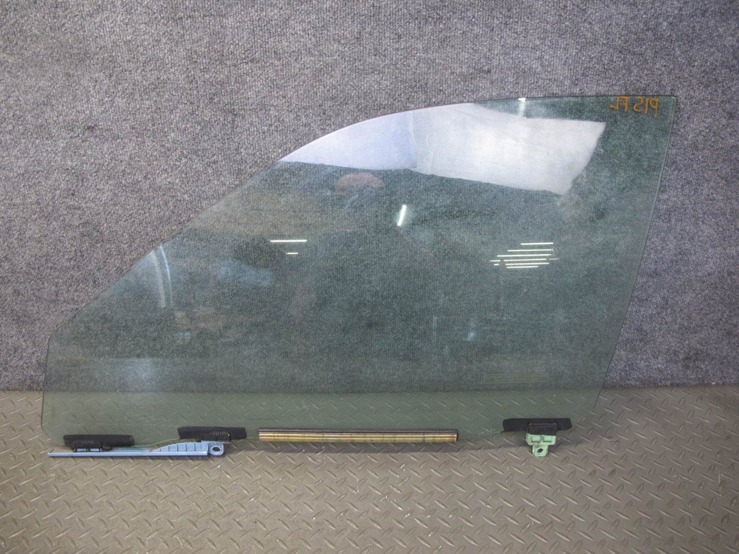 04-05 Lexus JCE10L IS300 Front Left Driver Door Glass Window OEM