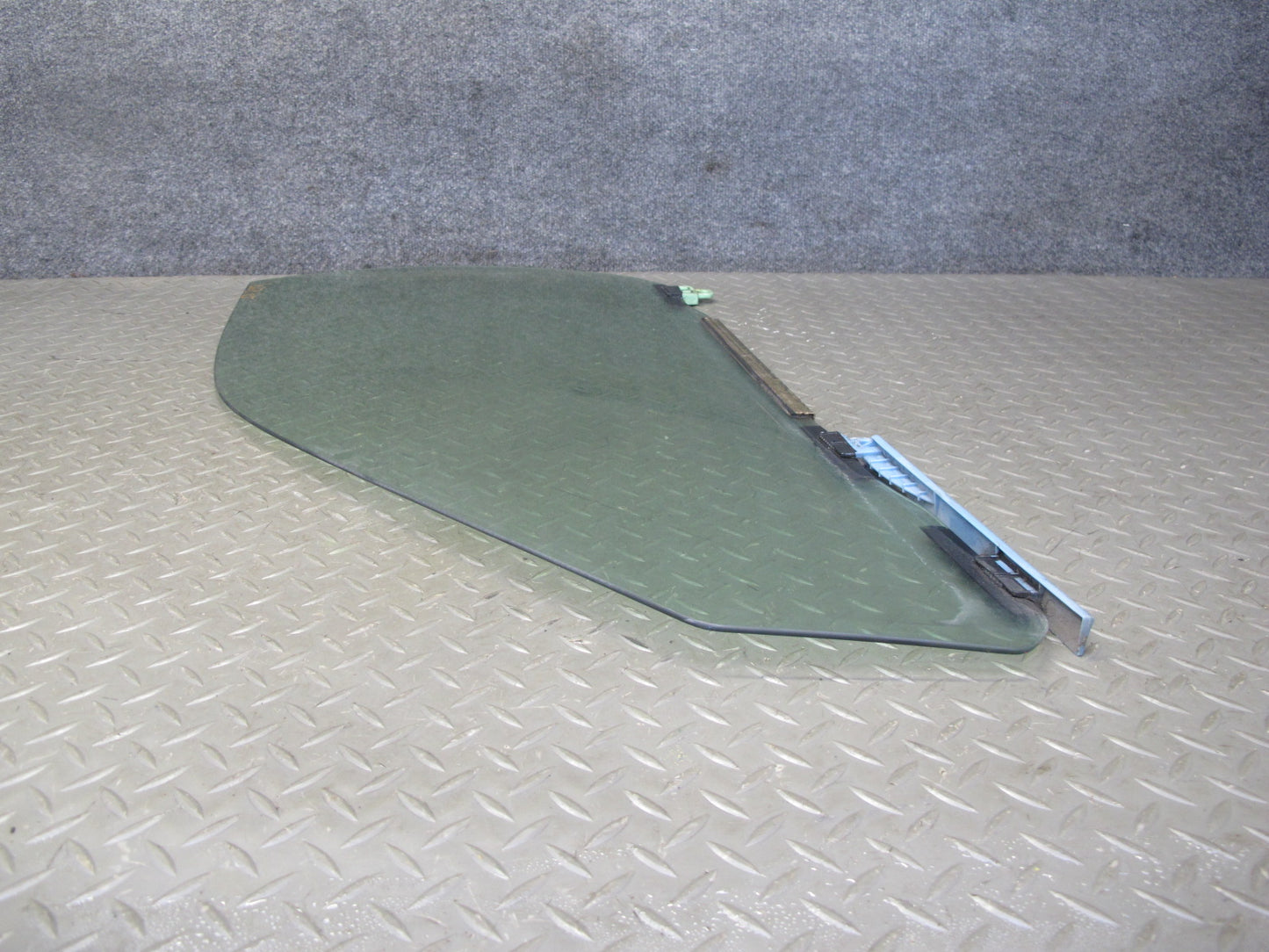 04-05 Lexus JCE10L IS300 Front Left Driver Door Glass Window OEM
