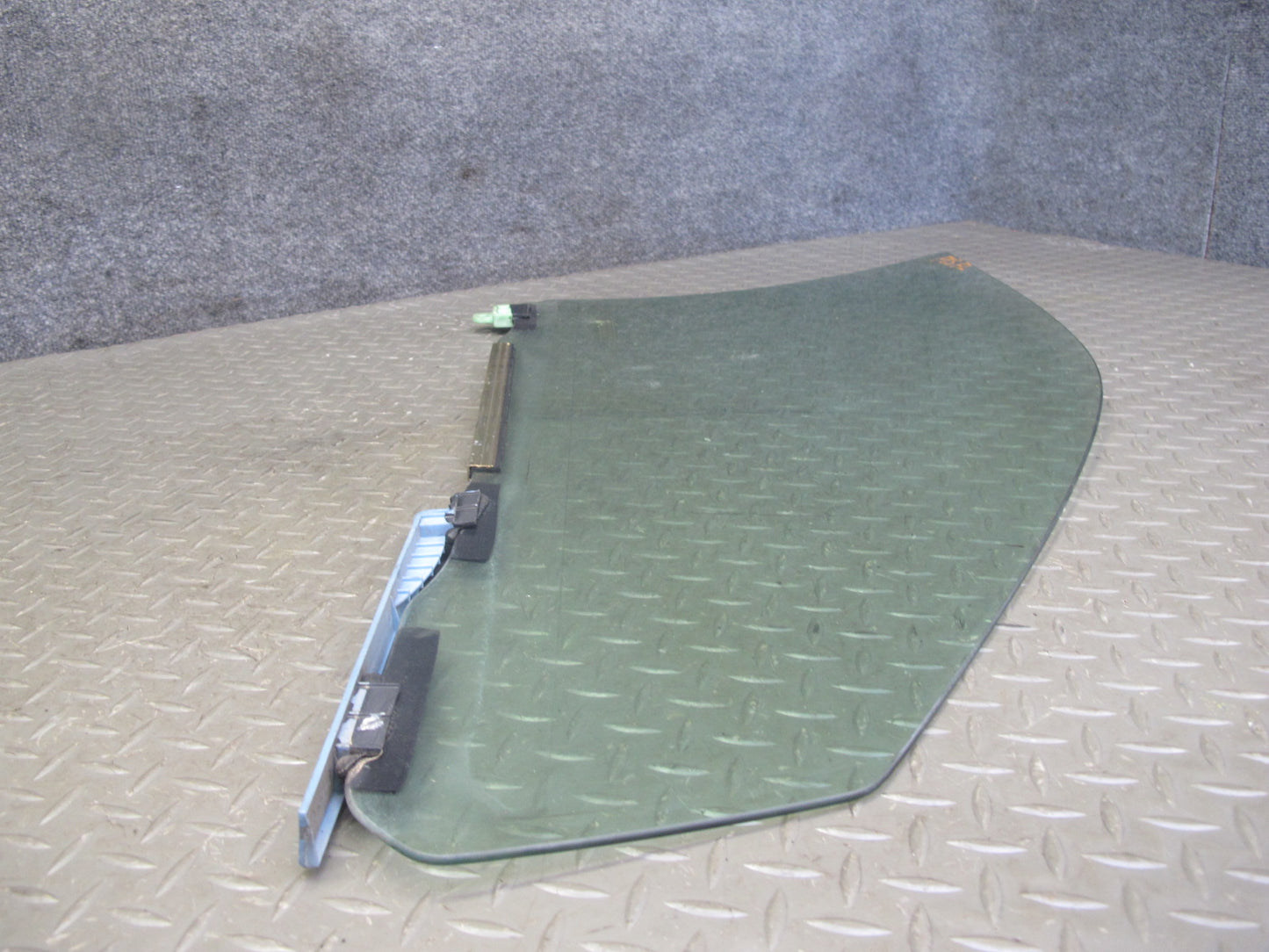 04-05 Lexus JCE10L IS300 Front Left Driver Door Glass Window OEM