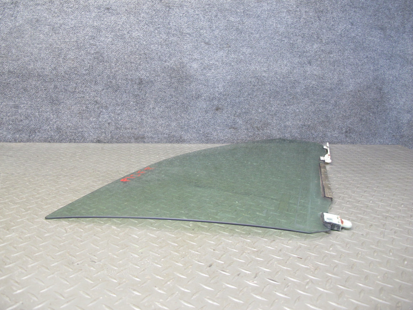04-05 Lexus JCE10L IS300 Front Right Passenger Door Glass Window OEM