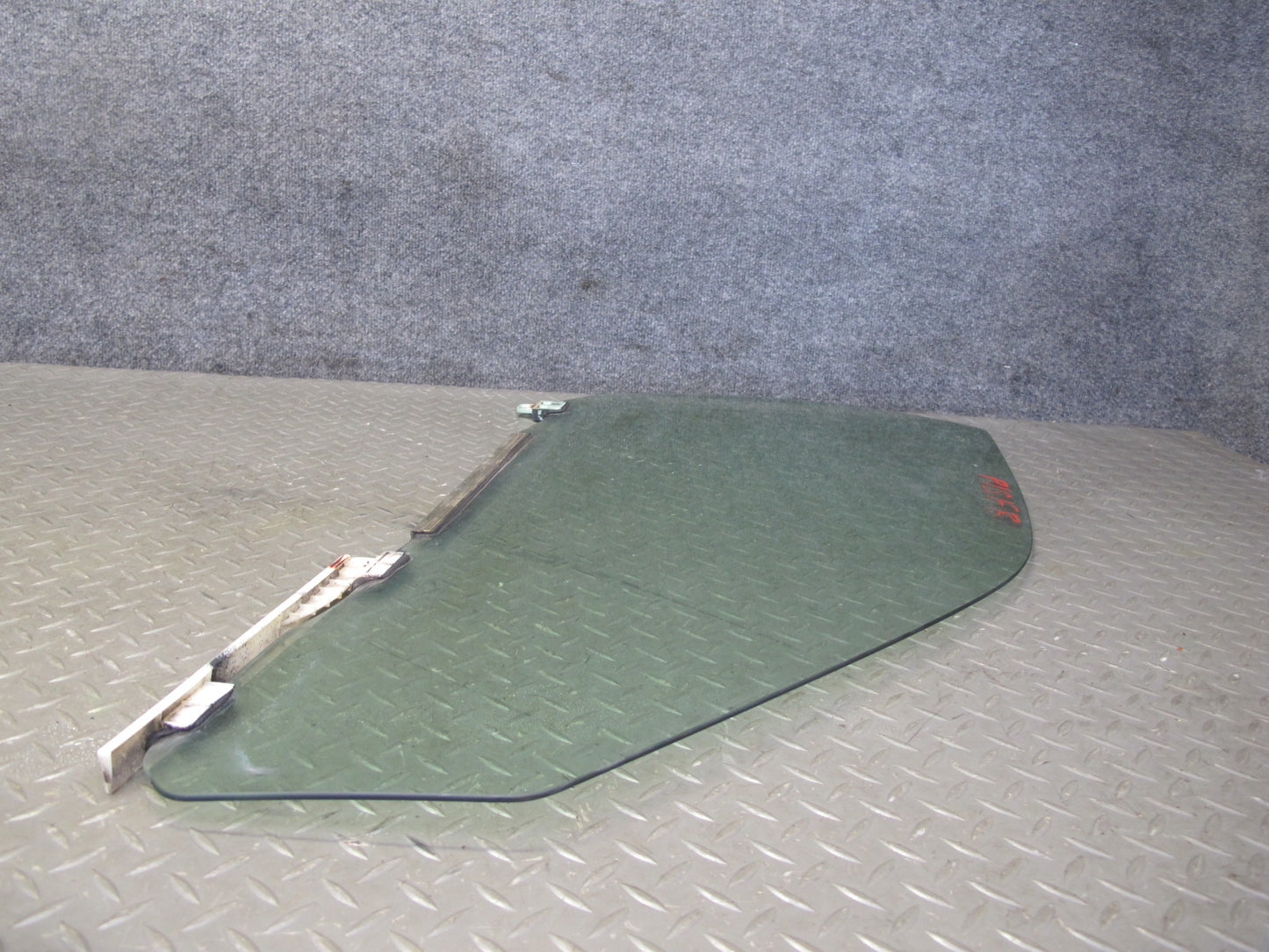 04-05 Lexus JCE10L IS300 Front Right Passenger Door Glass Window OEM