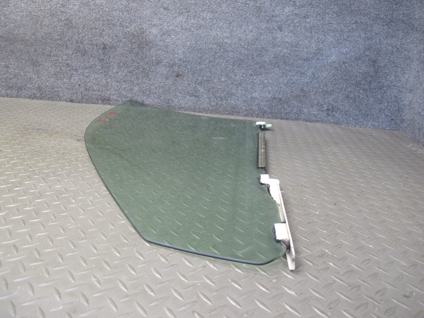 04-05 Lexus JCE10L IS300 Front Right Passenger Door Glass Window OEM