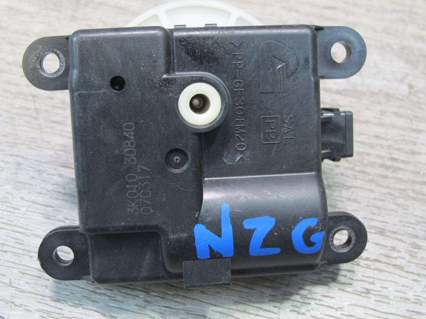 07-09 Nissan 350Z Z33 Convertible Set of 3 A/C Heater Flap Actuator Motor OEM