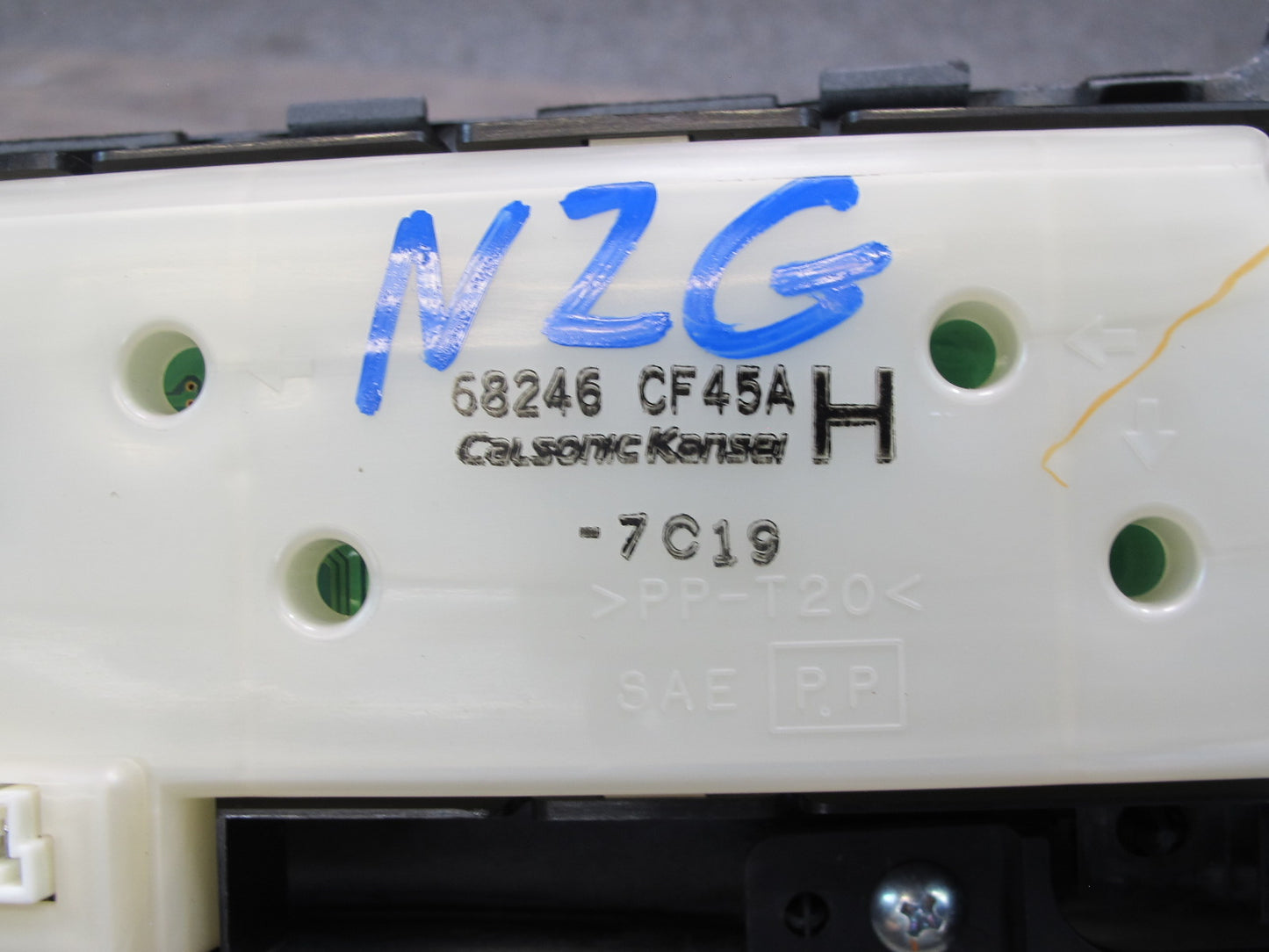 07-09 Nissan 350Z Convert A/C Heater Climate Control Switch Panel w Trim OEM
