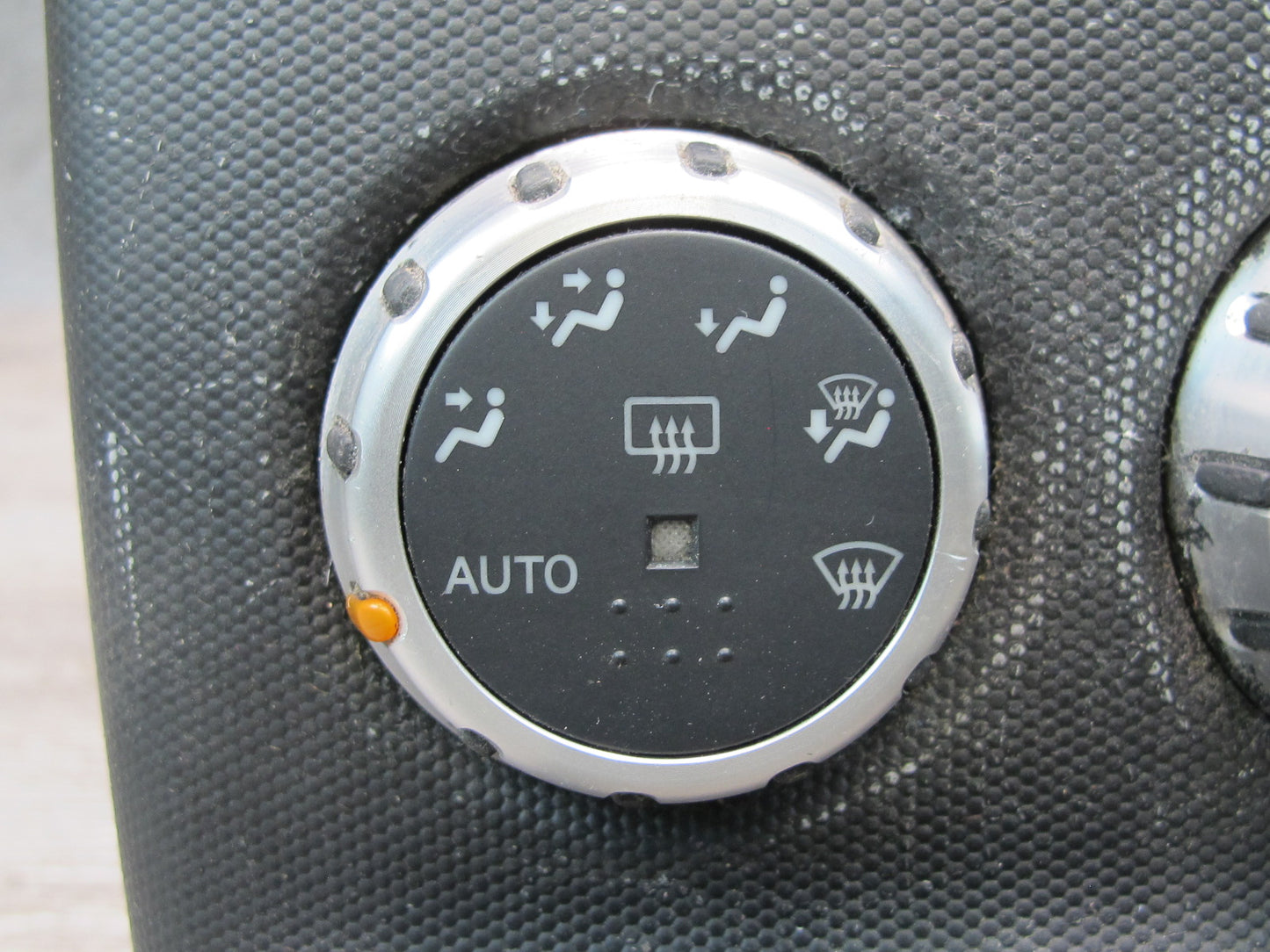 07-09 Nissan 350Z Convert A/C Heater Climate Control Switch Panel w Trim OEM
