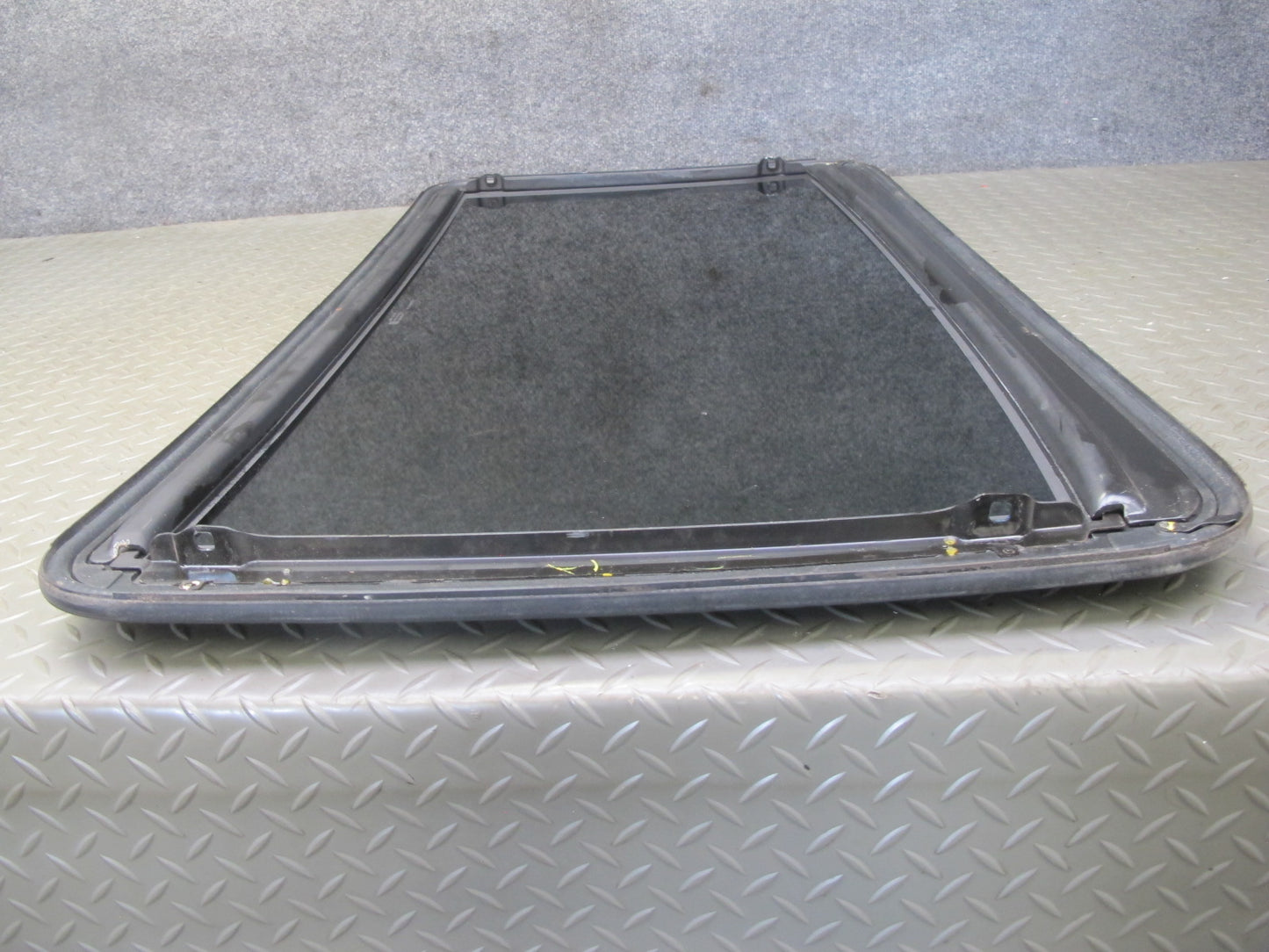 2003-2009 Hummer H2 Front Upper Sunroof Glass Window Panel