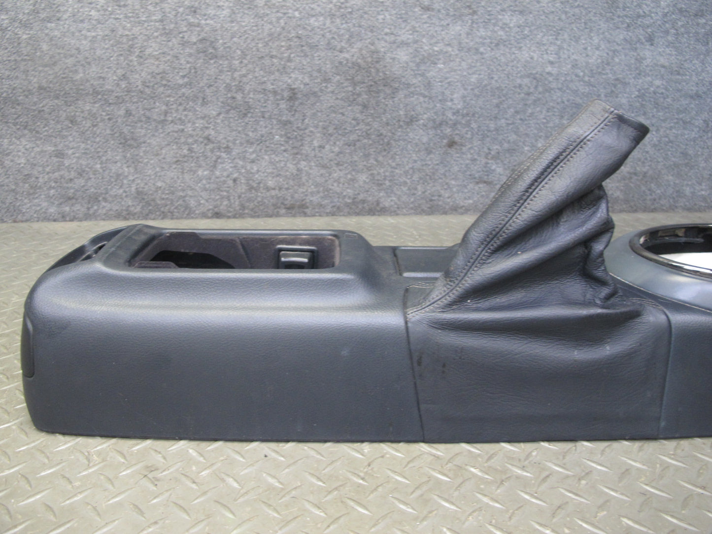03-05 Lexus JCE10L IS300 A/T Center Console Trim Cover Panel Black OEM
