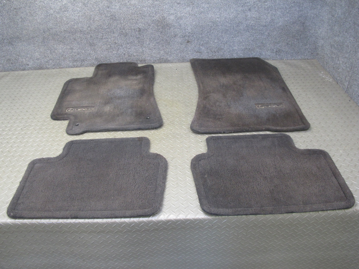 01-05 Lexus IS300 Set of 4 Front & Rear Left & Right Carpet Floor MAT Black OEM