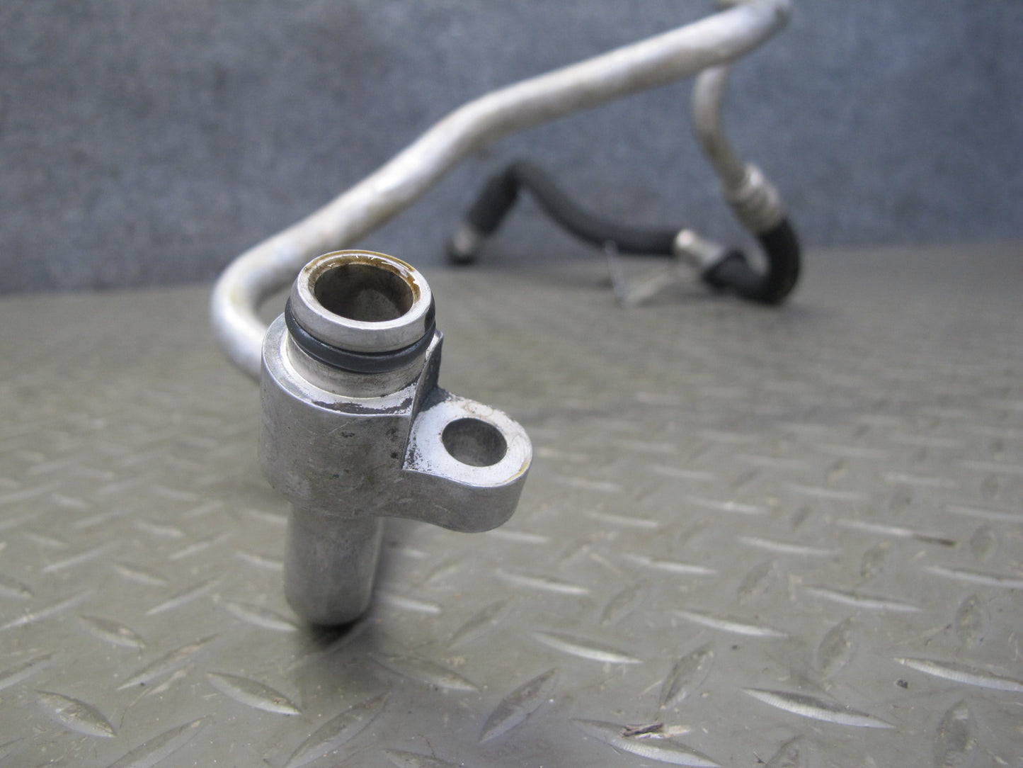 2008-2014 BMW E71 E72 X6 4.4L Engine Oil Cooler Hose Pipe Line