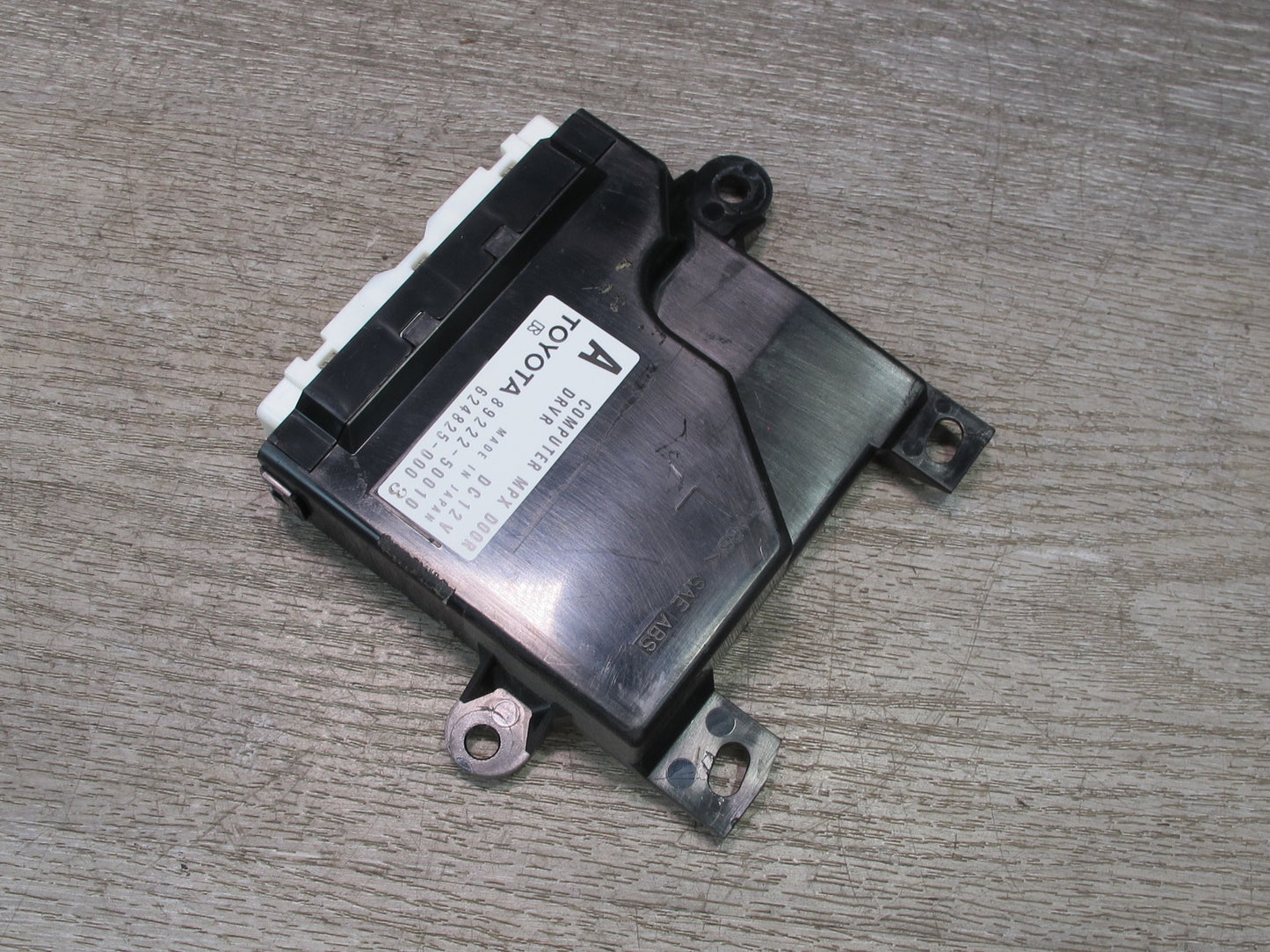 95-97 Lexus LS400 UCF20L Front Left Driver Door Control Module 89222-50010 OEM