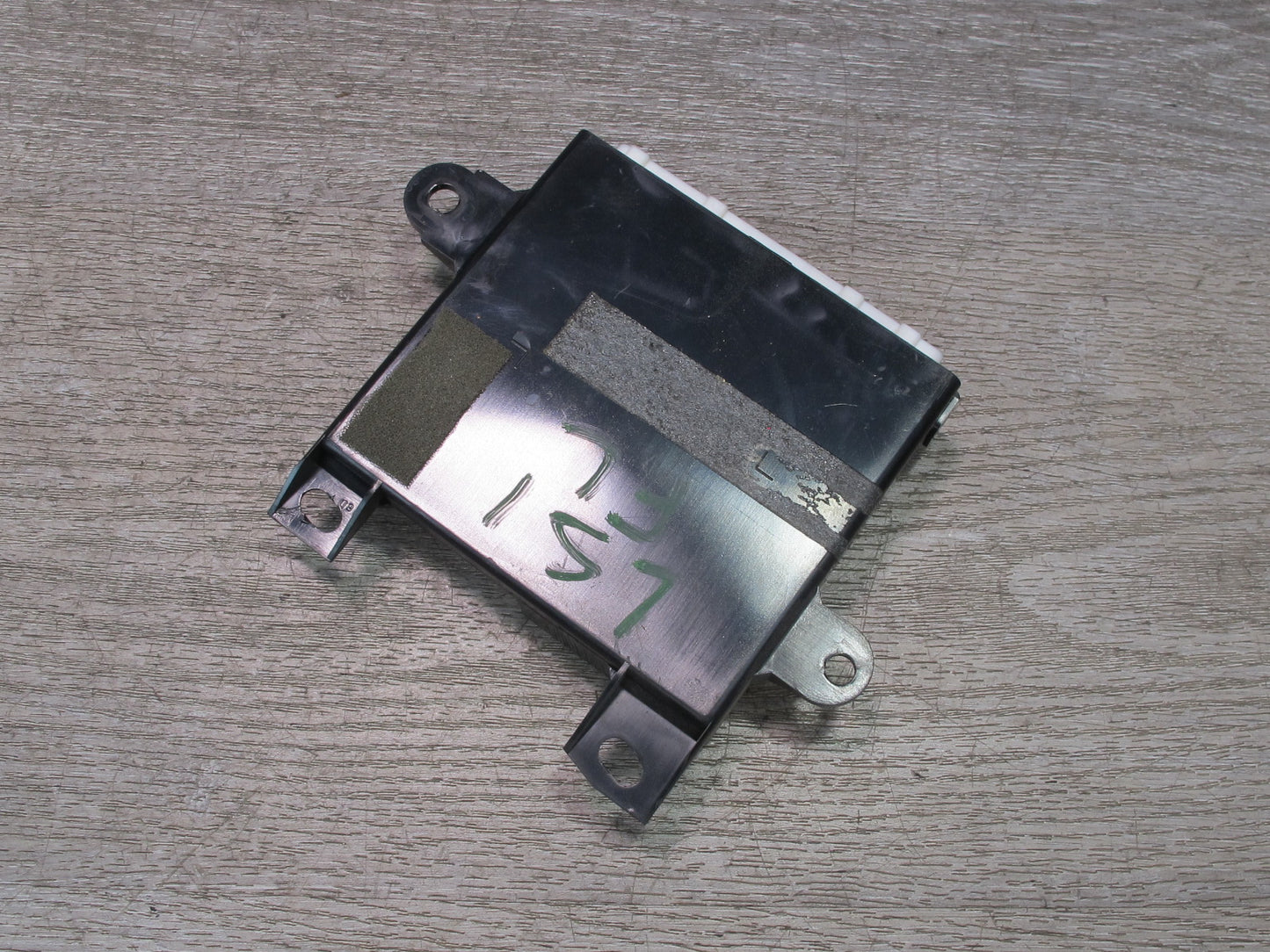 95-97 Lexus LS400 UCF20L Front Left Driver Door Control Module 89222-50010 OEM