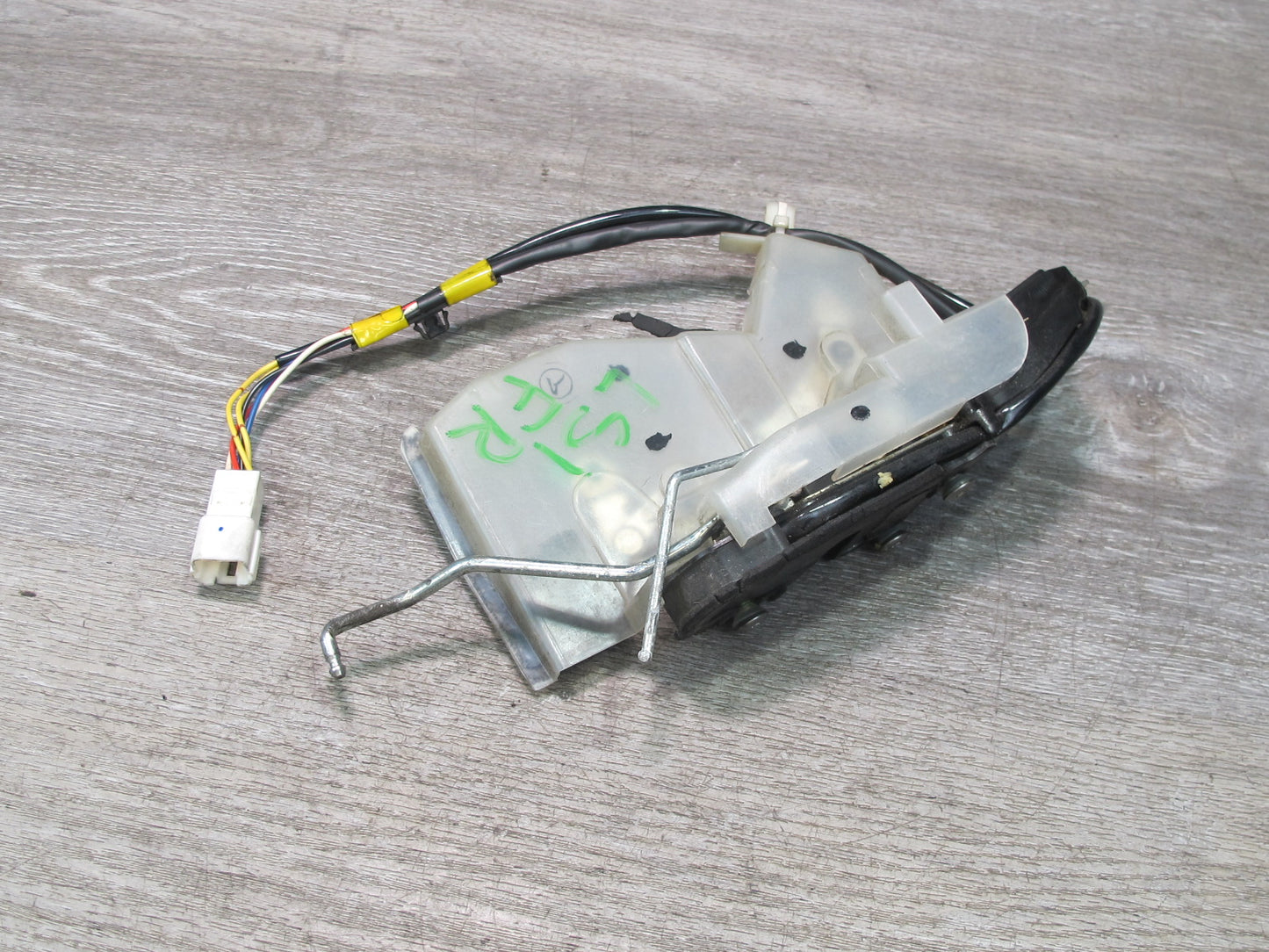 95-97 Lexus UCF20L LS400 Front Right Passenger Door Lock Latch Actuator OEM