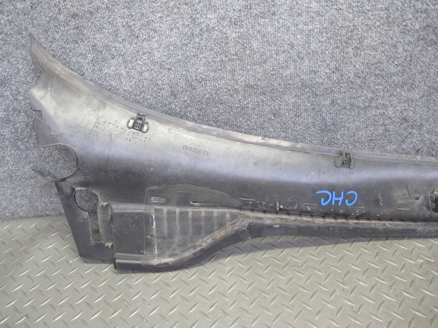 05-07 Chevrolet Corvette C6 Front Windshield Air Vent Cowl Trim Panel OEM