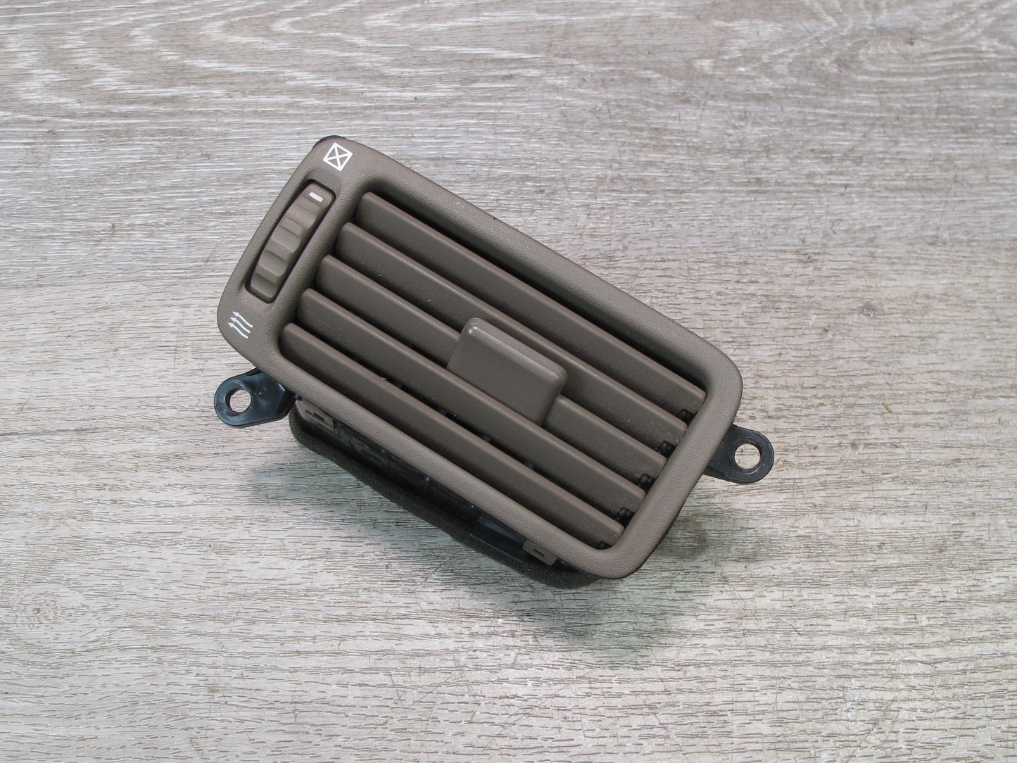 95-97 Lexus UCF20L LS400 Set of 2 Dash Left & Right AC Heater Air Vent Brown OEM