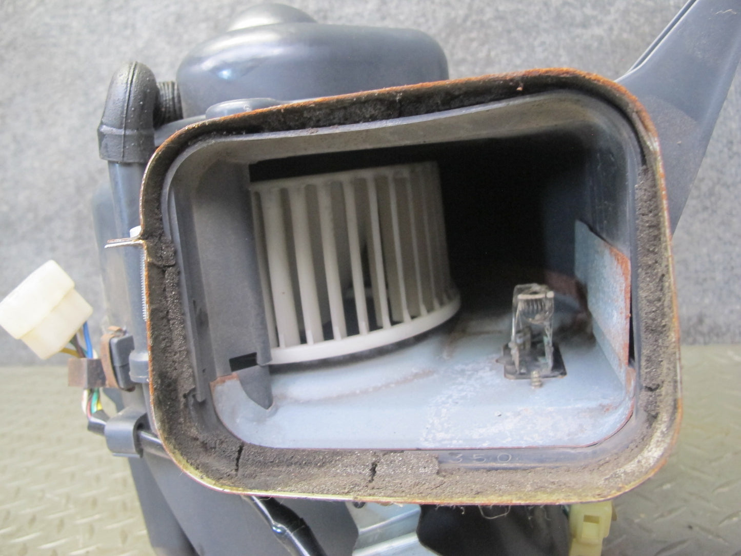 84-85 Mazda RX7 FB 12A Hvac A/C Blower Motor Fan Box Assembly OEM