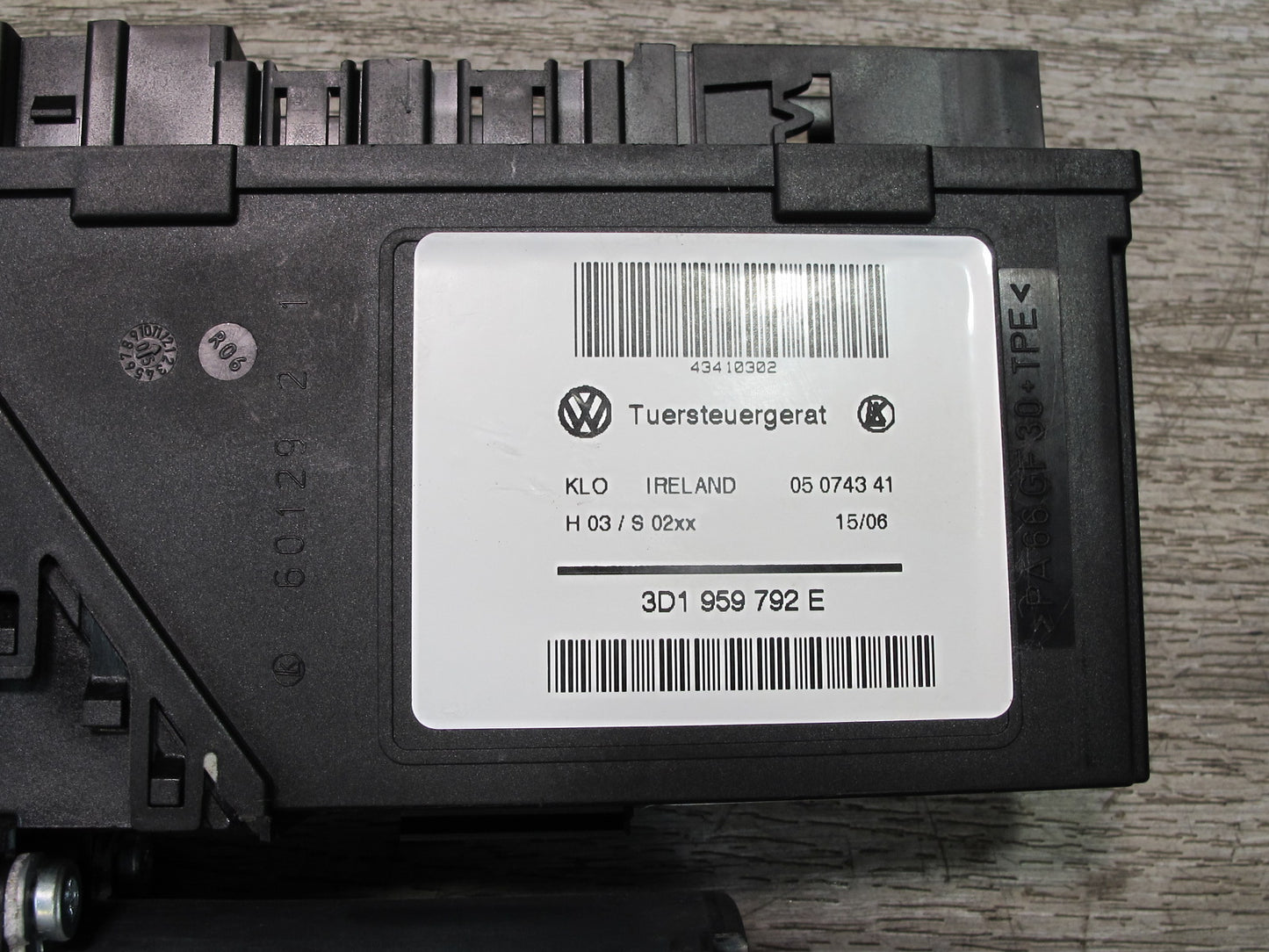 2003-2010 Porsche Cayenne 955 Front Right Door Window Motor 3D1959792E