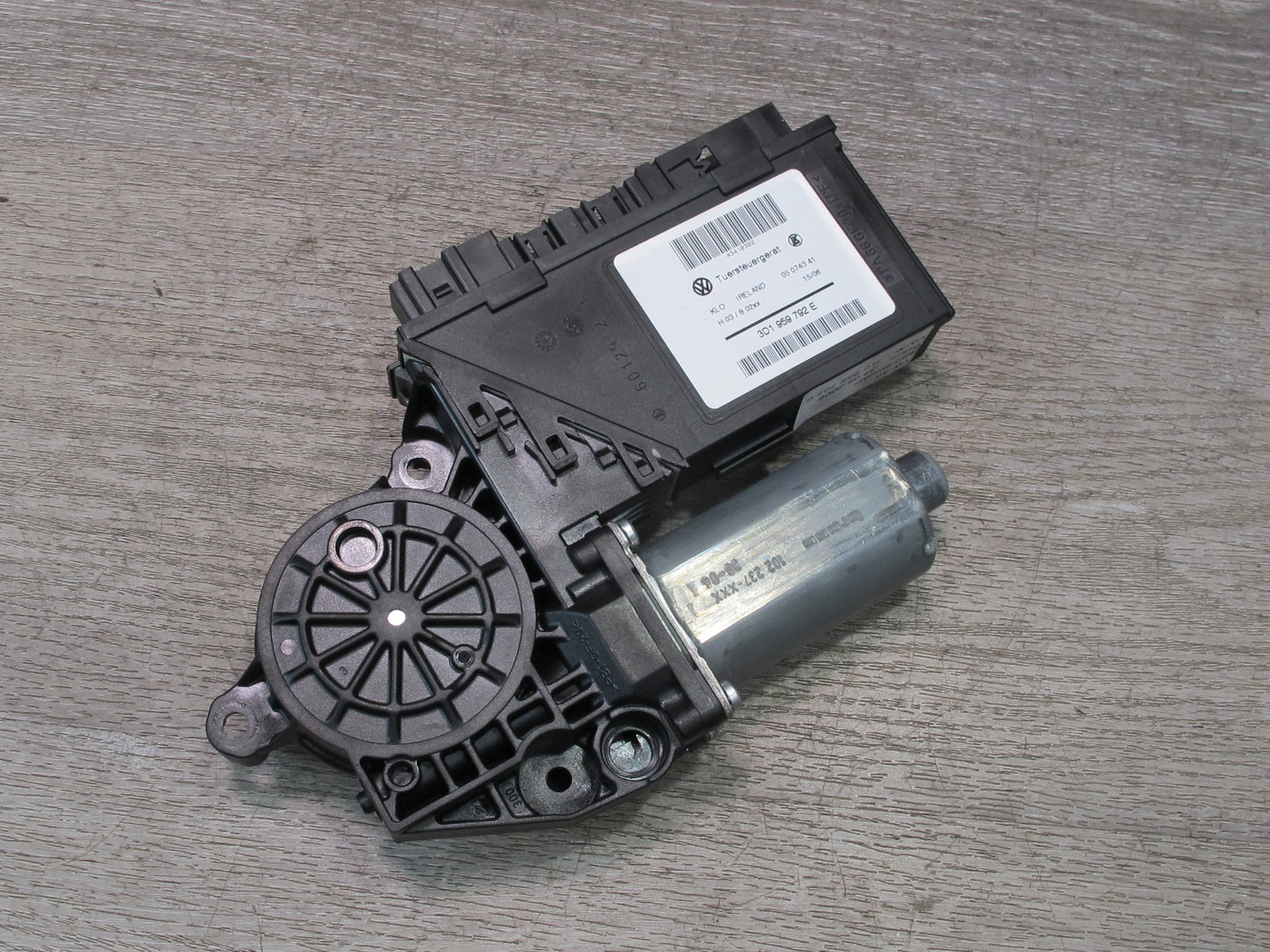 2003-2010 Porsche Cayenne 955 Front Right Door Window Motor 3D1959792E