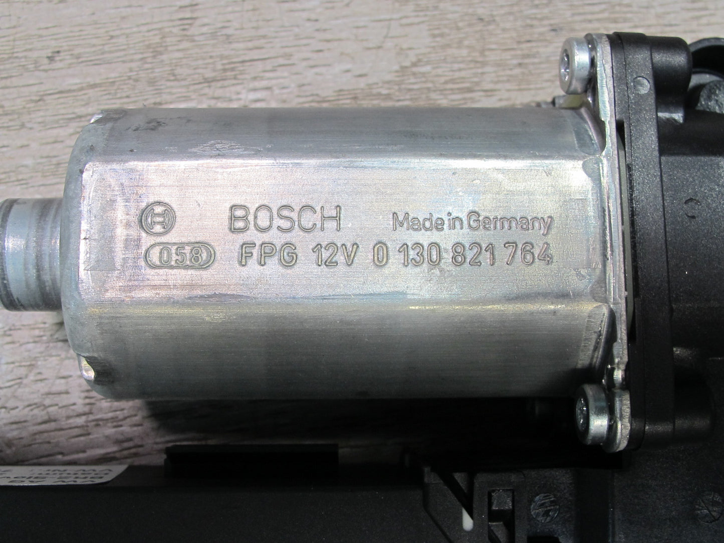 2003-2010 Porsche Cayenne 955 Front or Rear Left Door Window Motor 3D1959793E