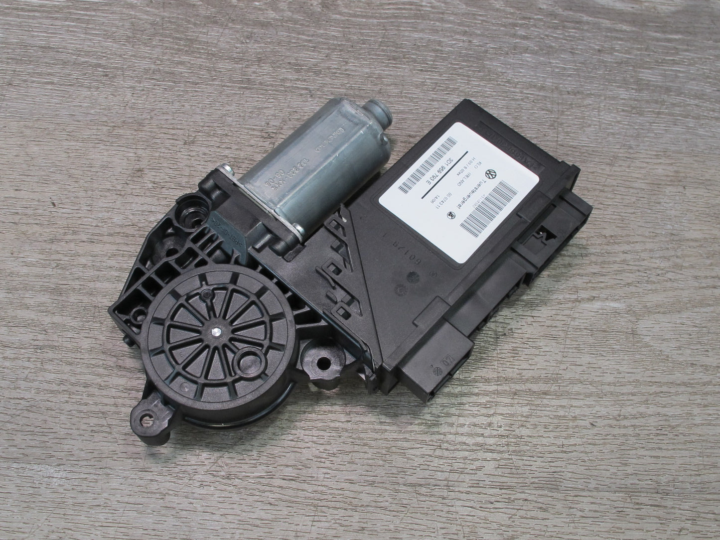 2003-2010 Porsche Cayenne 955 Front or Rear Left Door Window Motor 3D1959793E