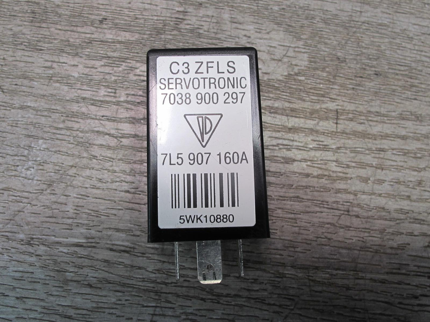 2003-2010 Porsche Cayenne 955 Servotronic 462 Relay Module 7L5907160A