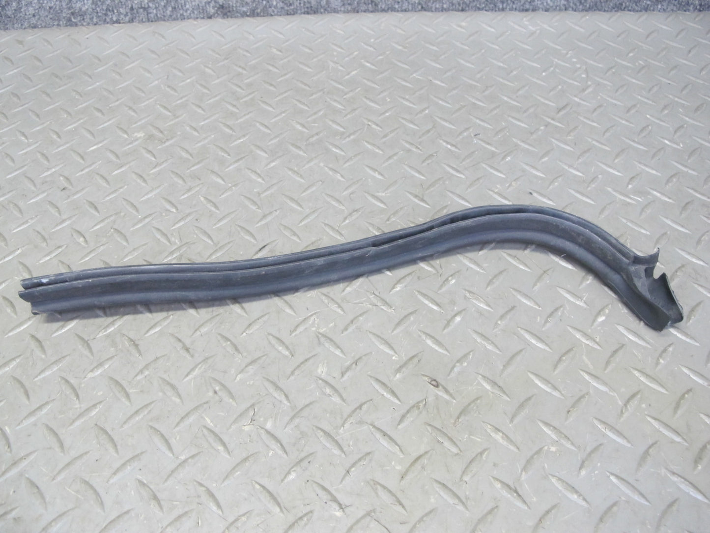 01-06 BMW E46 Convertible Roll Bar Exterior Weatherstrip Rubber Seal Set OEM