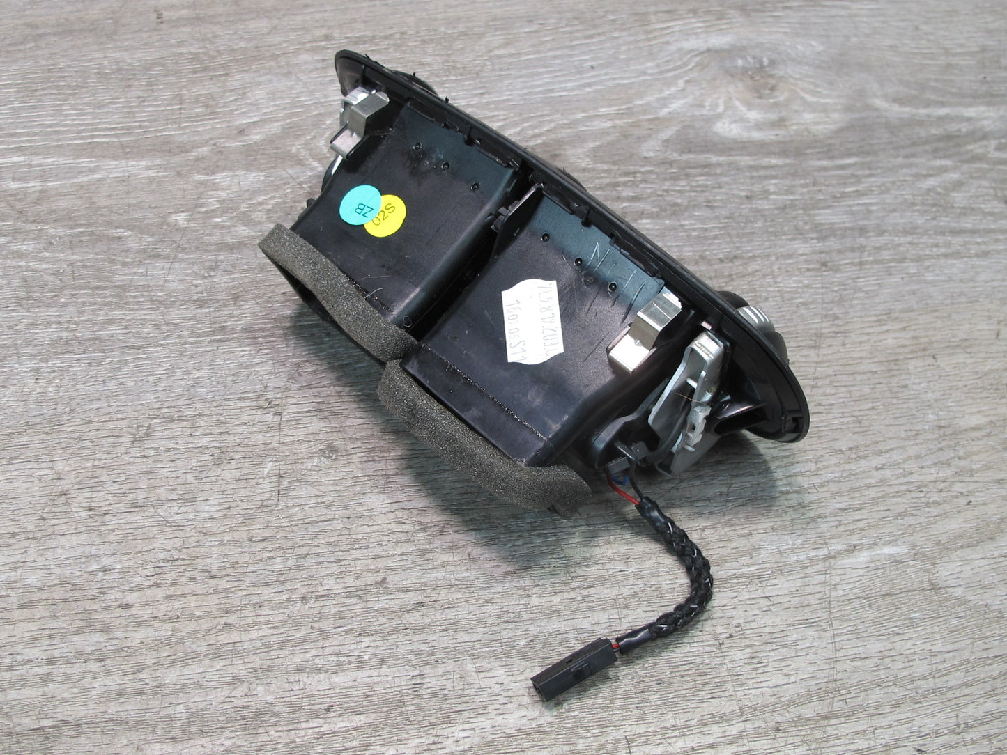 2003-2010 Porsche Cayenne 957 Rear Center Console A/C Air Vent 7L5819203C