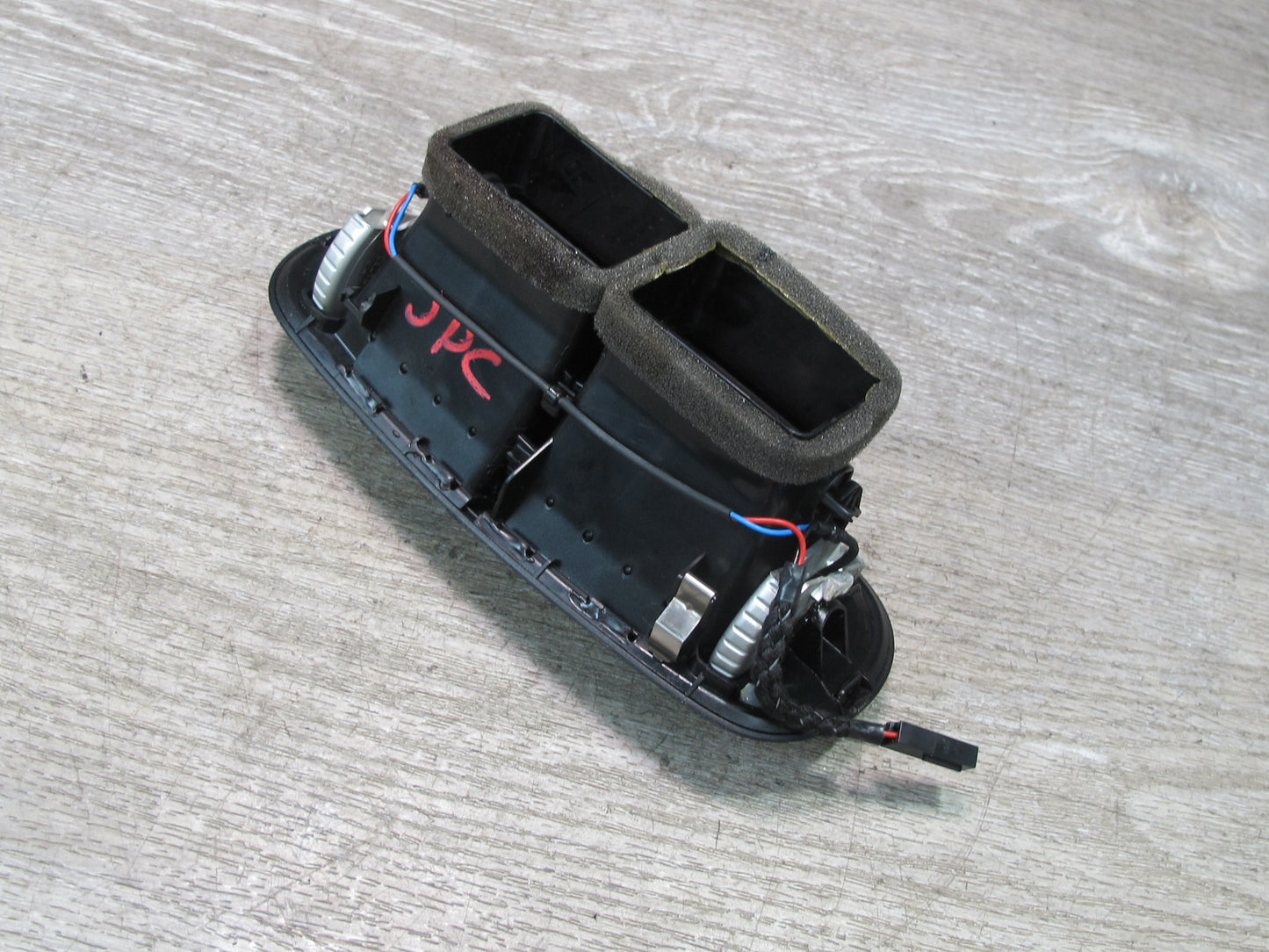 2003-2010 Porsche Cayenne 957 Rear Center Console A/C Air Vent 7L5819203C